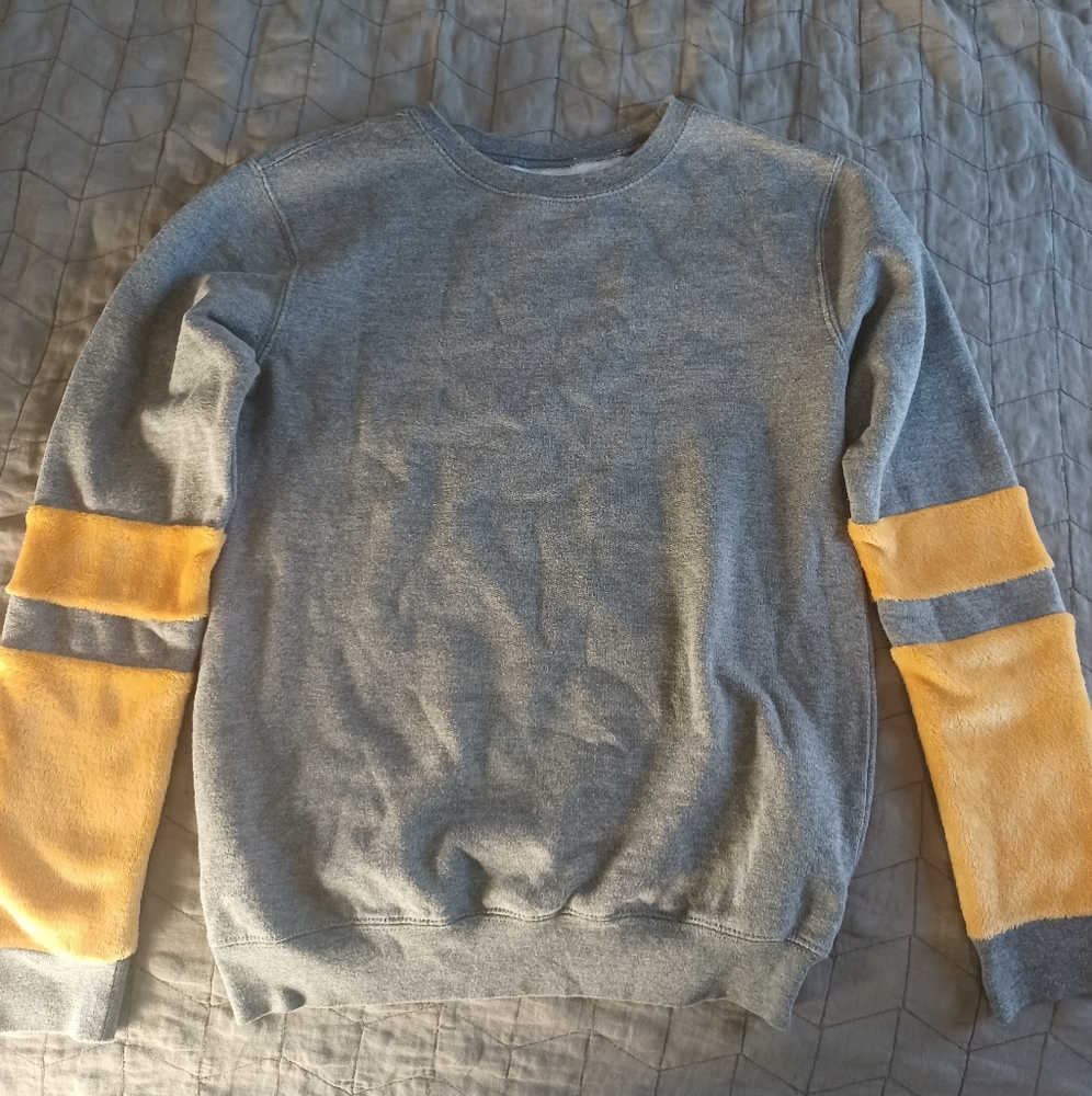 Pullover sweatshirt